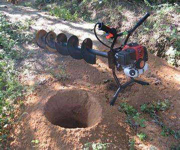 挖坑机发动机出现漏油可能和生产工艺相关
